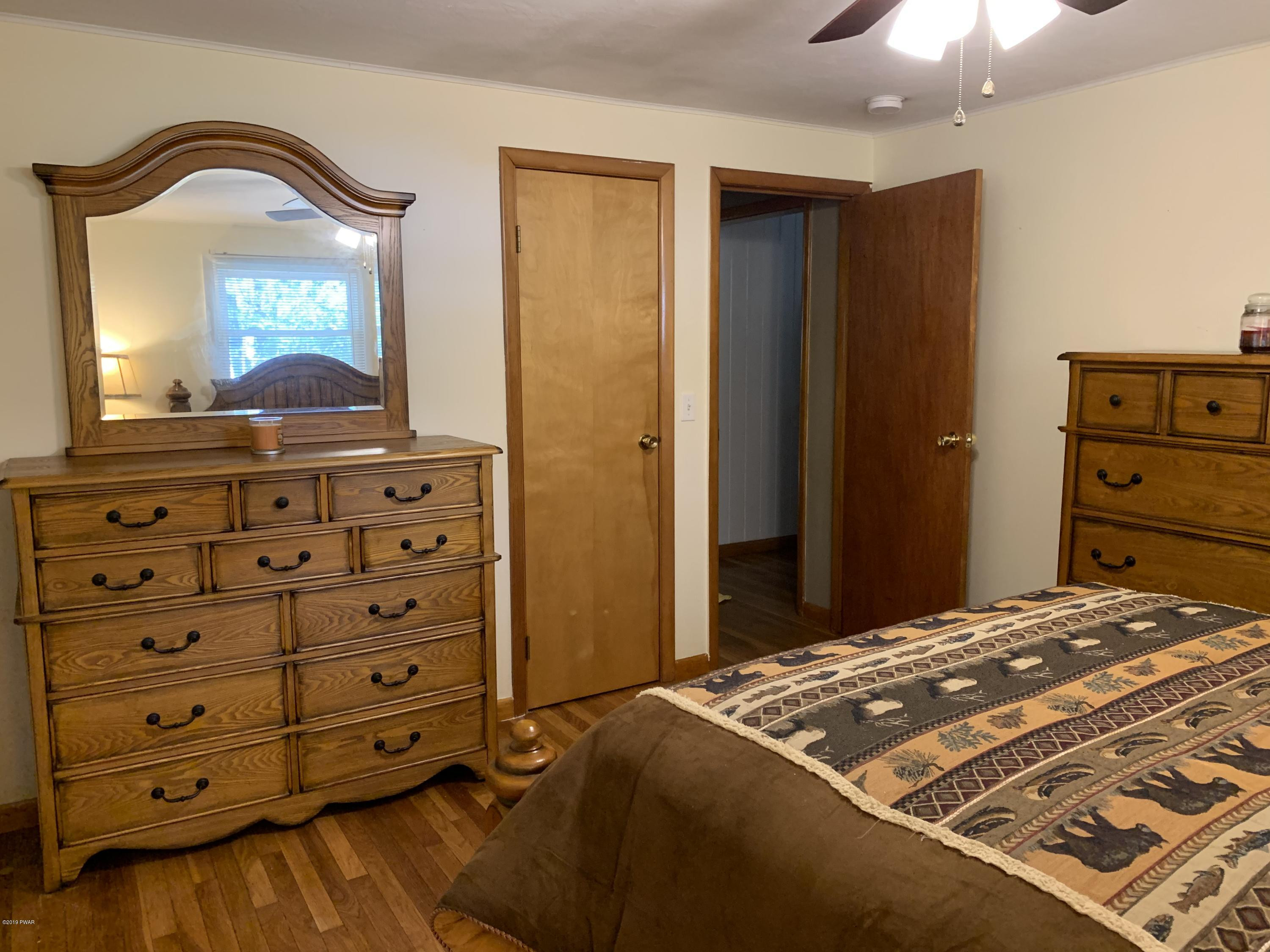 218 Springbrook Road Shohola, PA 18458 - Photo 8 of 19 Spacious Master