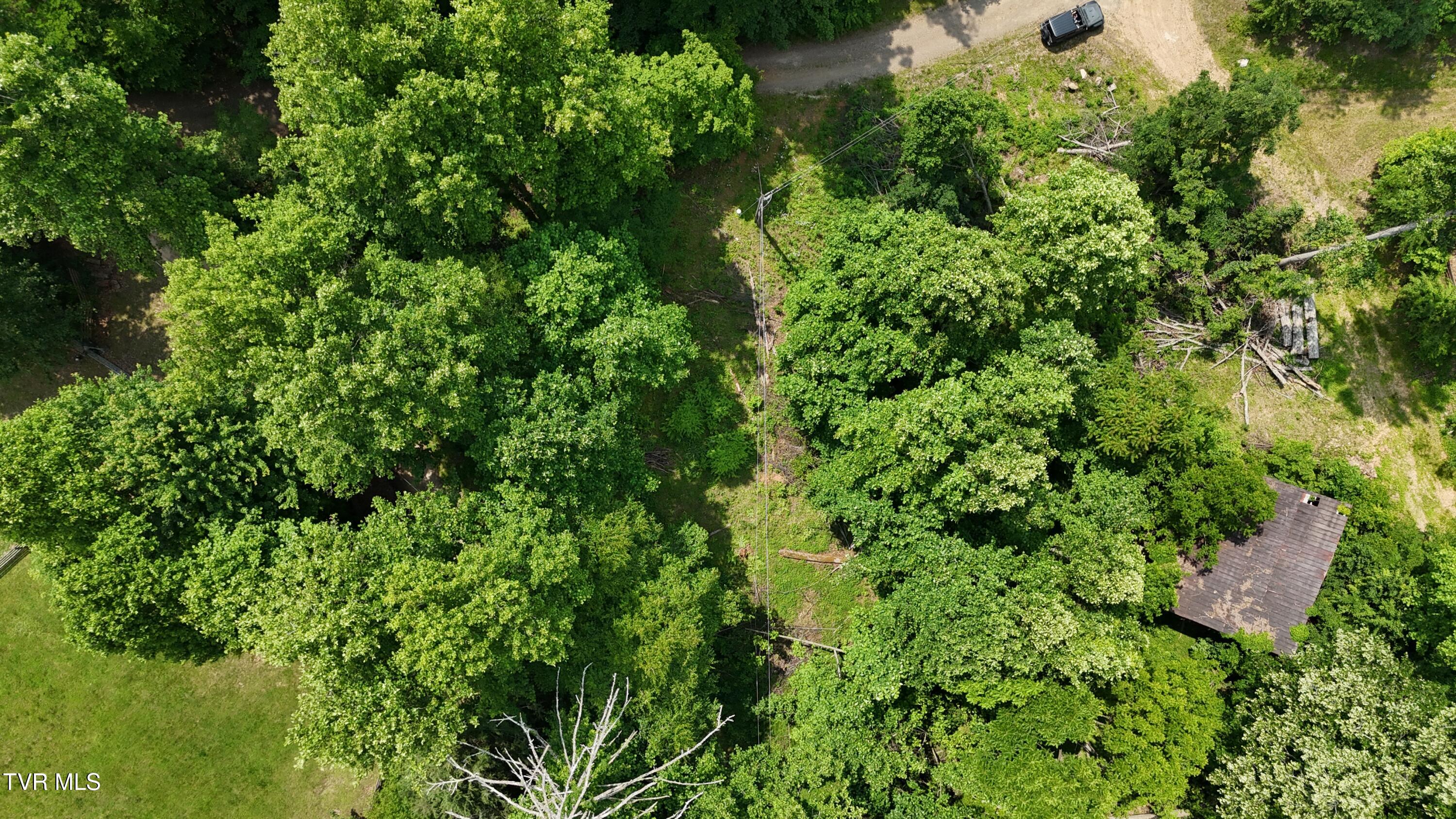 1 Atwood Point Butler, TN 37640 - Photo 26 of 43 dji_fly_20250604_150150_0127_17490637287