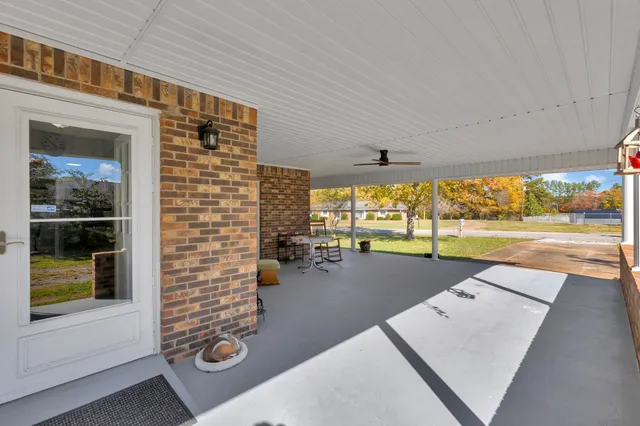 a view of an outdoor space