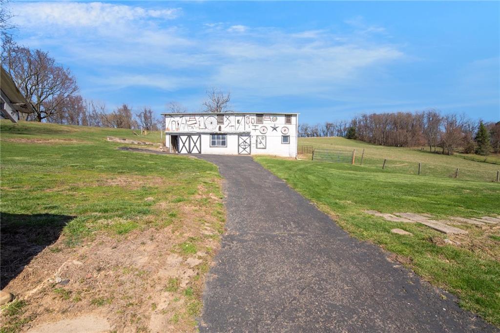 8188 Mentor Road Elizabeth, PA 15037 - Photo 6 of 35 Gallery Image 6