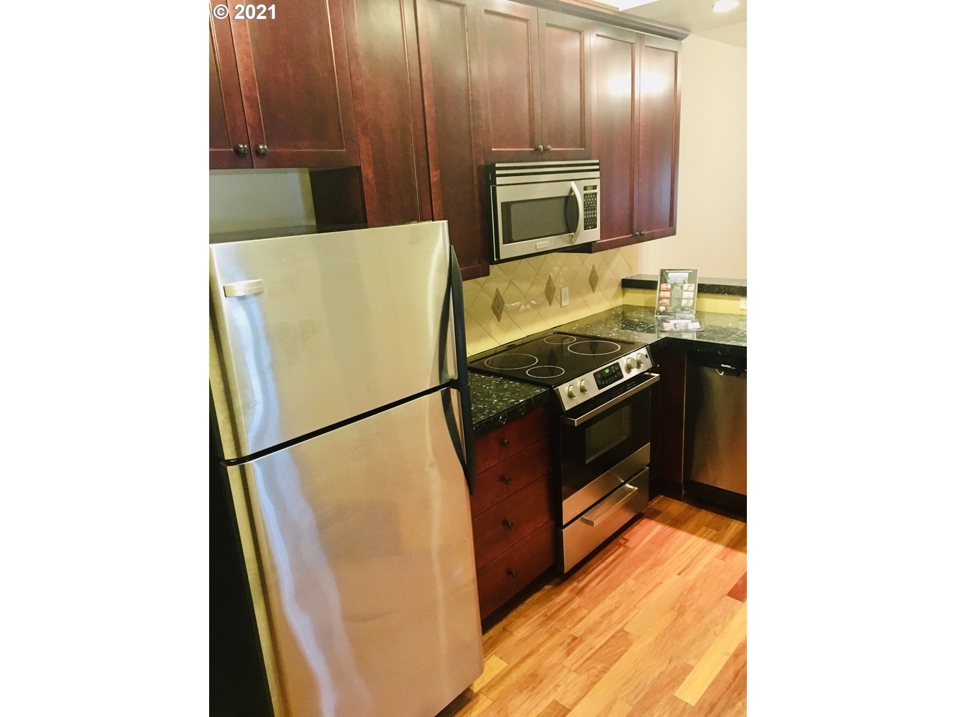 654 Southwest Grant Street, Unit 104 Portland, OR 97201 - Photo 4 of 10