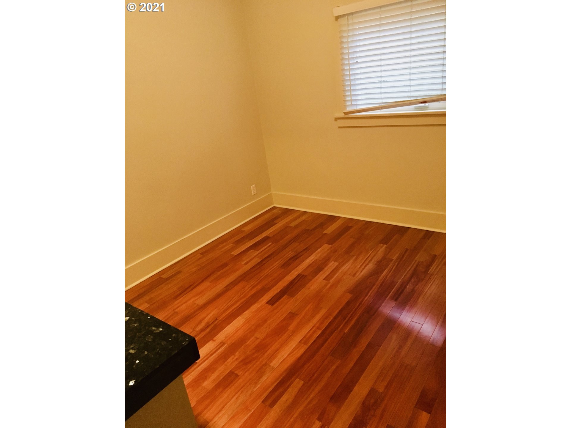 654 Southwest Grant Street, Unit 104 Portland, OR 97201 - Photo 6 of 10