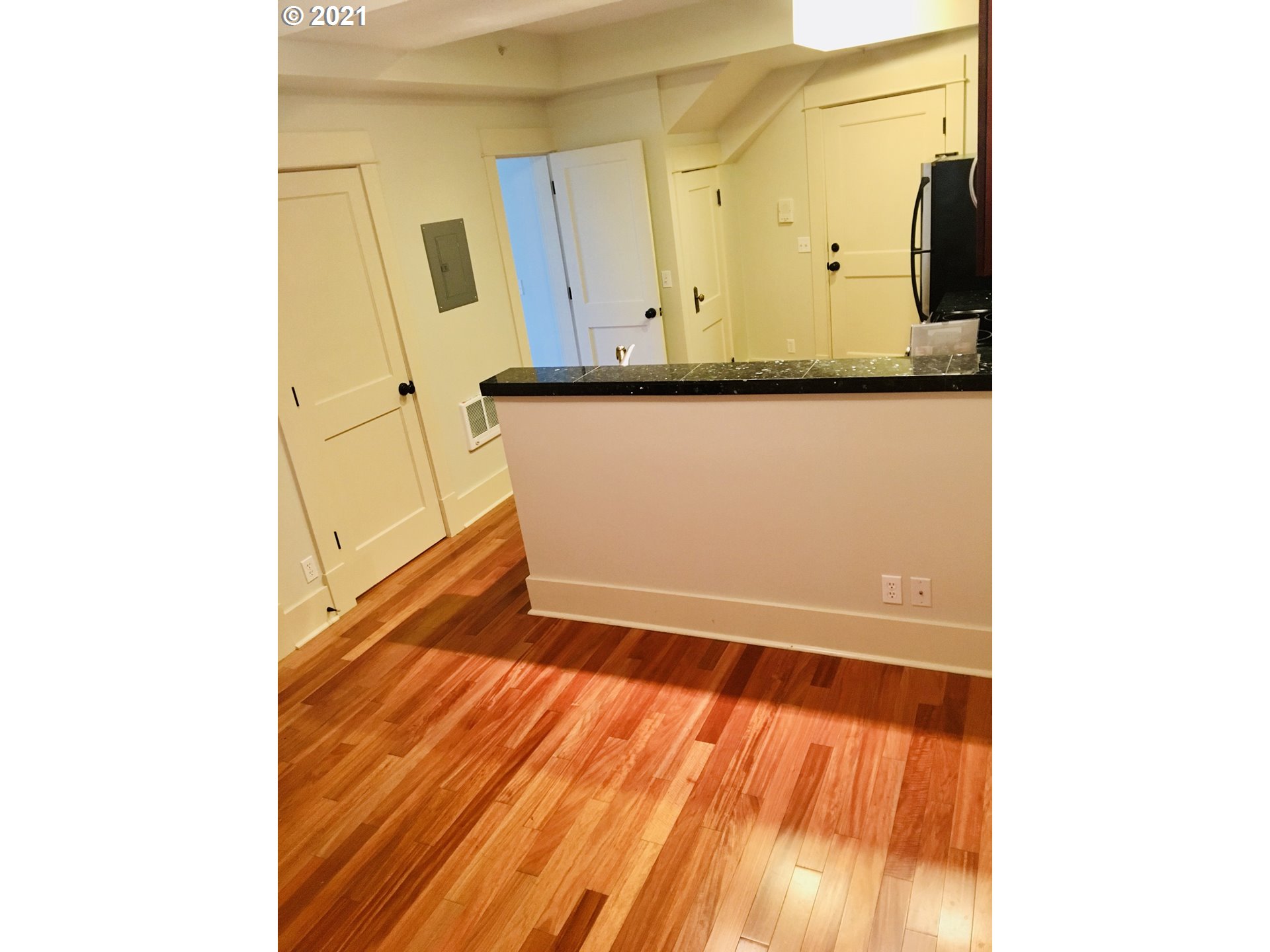 654 Southwest Grant Street, Unit 104 Portland, OR 97201 - Photo 7 of 10