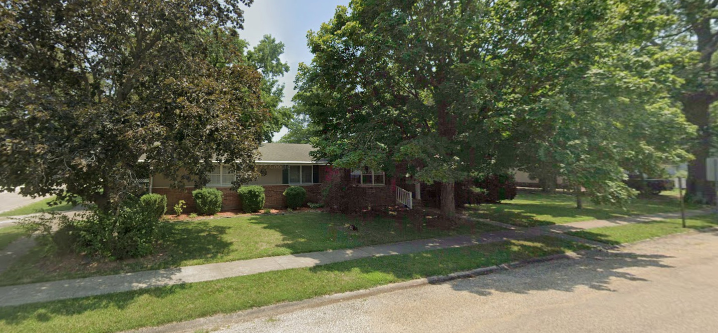 101 Edwards Street Altamont, IL 62411 - Photo 1 of 1 a view of a house with a yard
