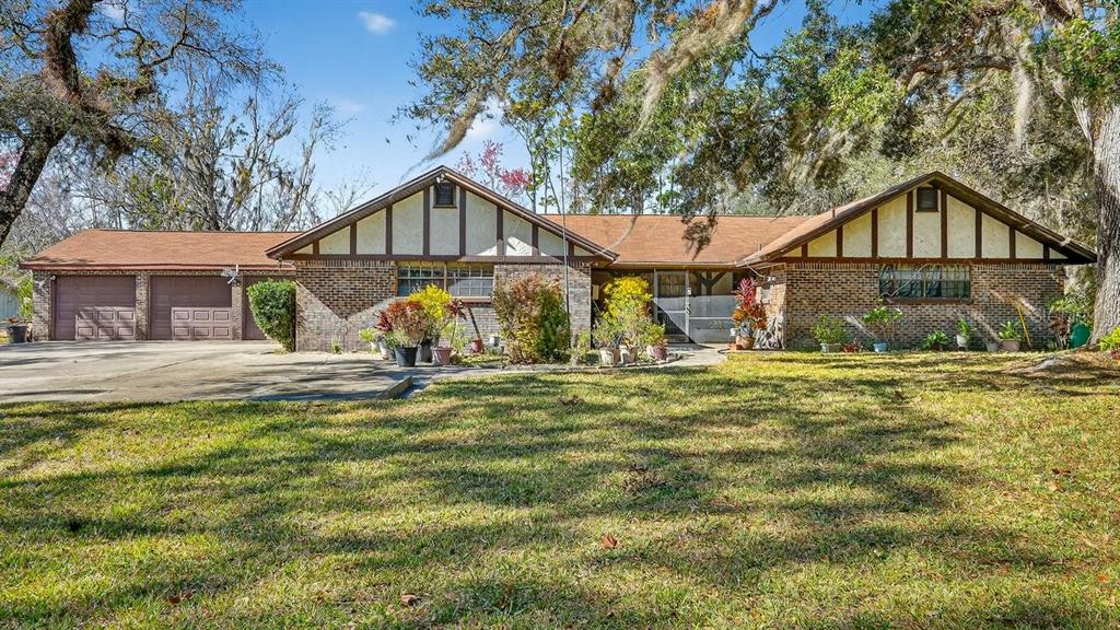 279 Riverbend Road Ormond Beach, FL 32174 - Photo 1 of 44