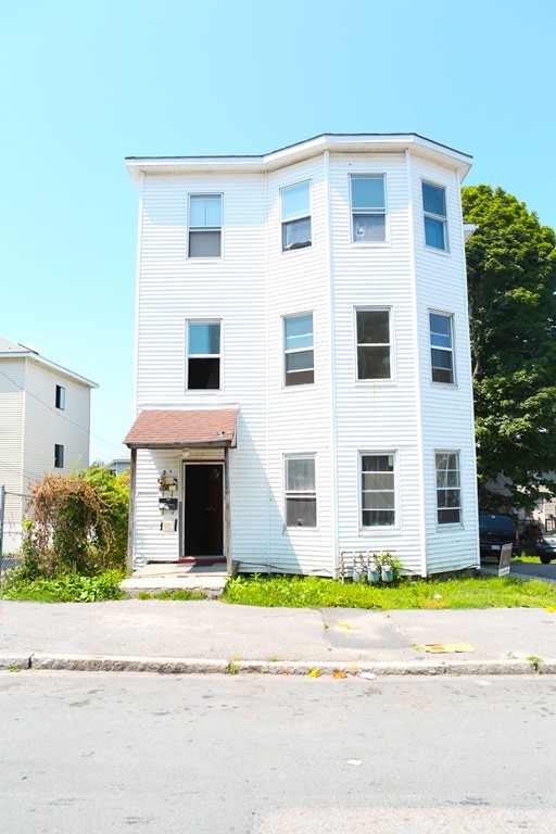 82 Fox Street Worcester, MA 01604 - Photo 2 of 16