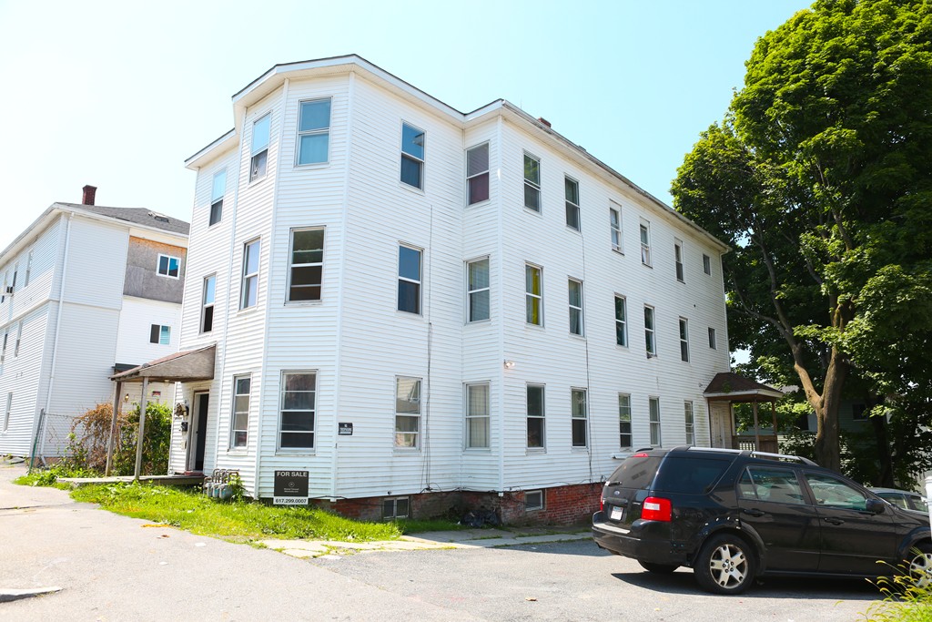 82 Fox Street Worcester, MA 01604 - Photo 3 of 16