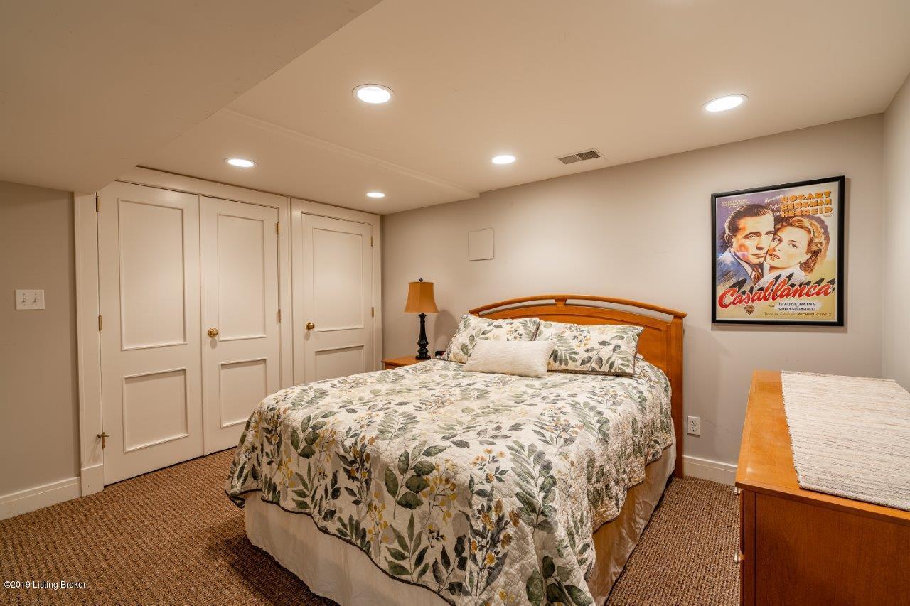 2109 Edgehill Road Louisville, KY 40205 - Photo 36 of 49 real-estate-highlands---38