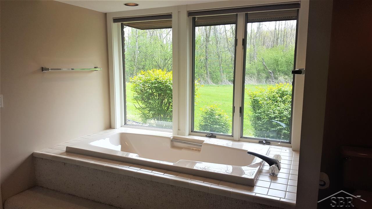 5775 McCarty Road Saginaw, MI 48603 - Photo 18 of 48 31319482-17.JPG