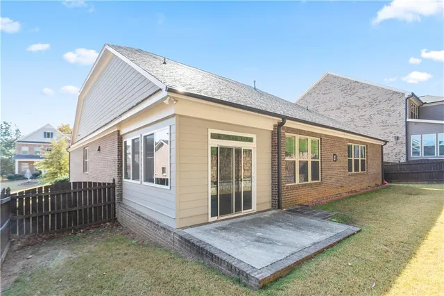 $3,000 | 330 La Perla Drive, Sugar Hill, GA 30518