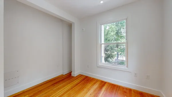 $4,000 | 21 Regent Circle, Unit 3, Brookline, MA 02445