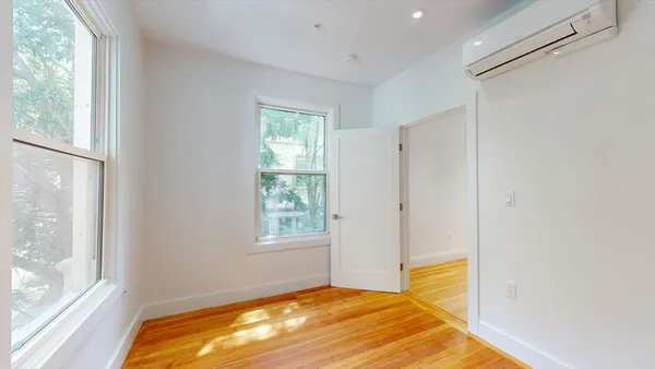$4,000 | 21 Regent Circle, Unit 3, Brookline, MA 02445