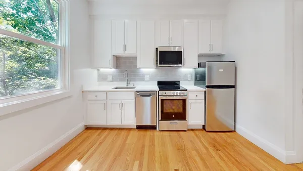 $4,000 | 21 Regent Circle, Unit 3, Brookline, MA 02445
