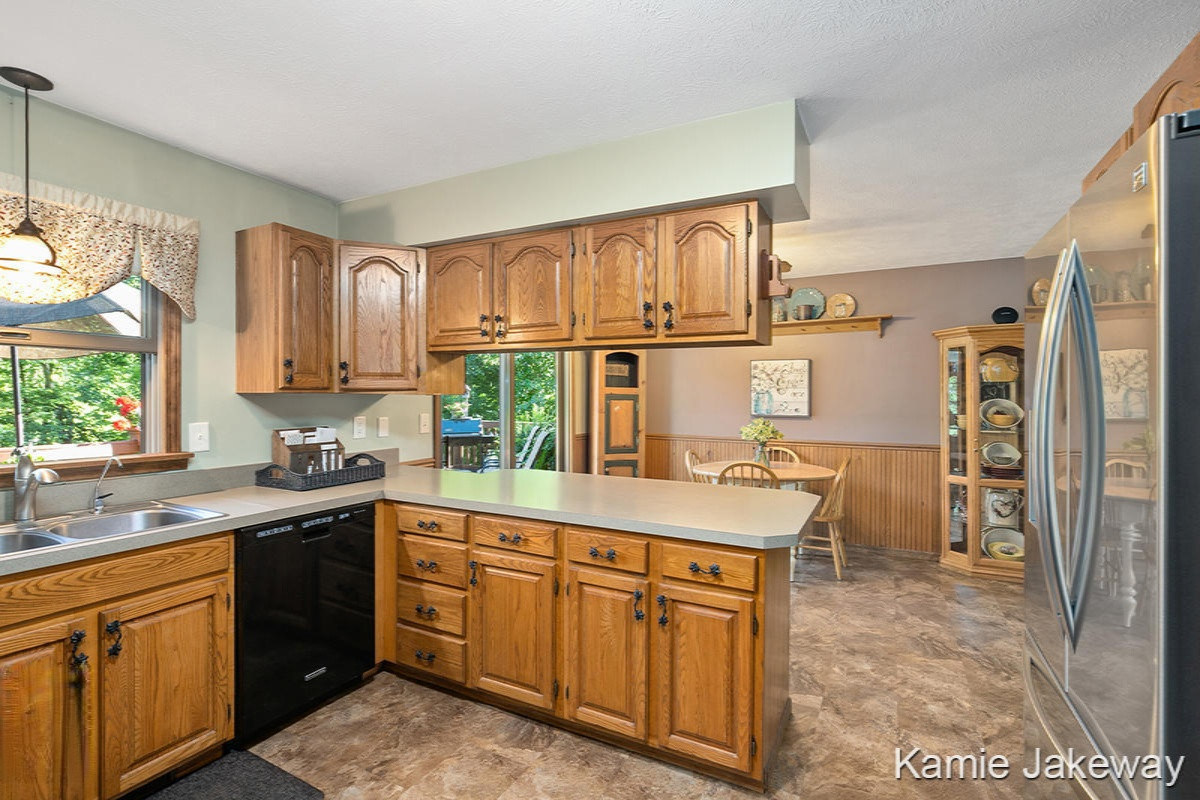 6194 Long Lake Road Belding, MI 48809 - Photo 11 of 45 Kitchen