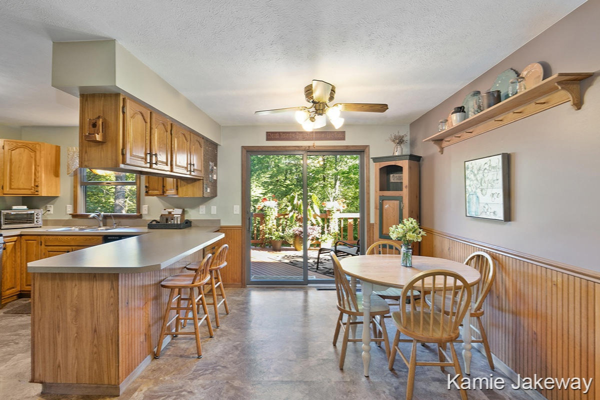 6194 Long Lake Road Belding, MI 48809 - Photo 13 of 45 IMG_1012