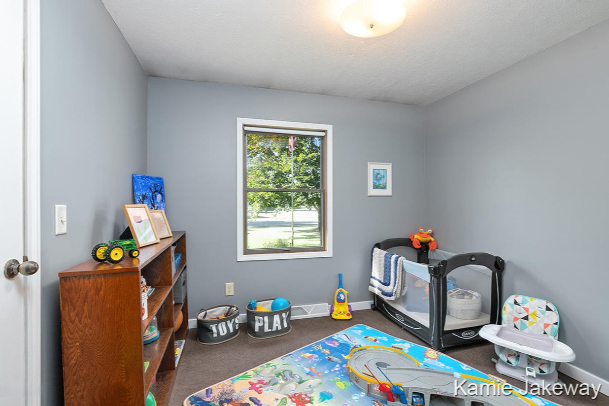 6194 Long Lake Road Belding, MI 48809 - Photo 17 of 45 Bedroom 3