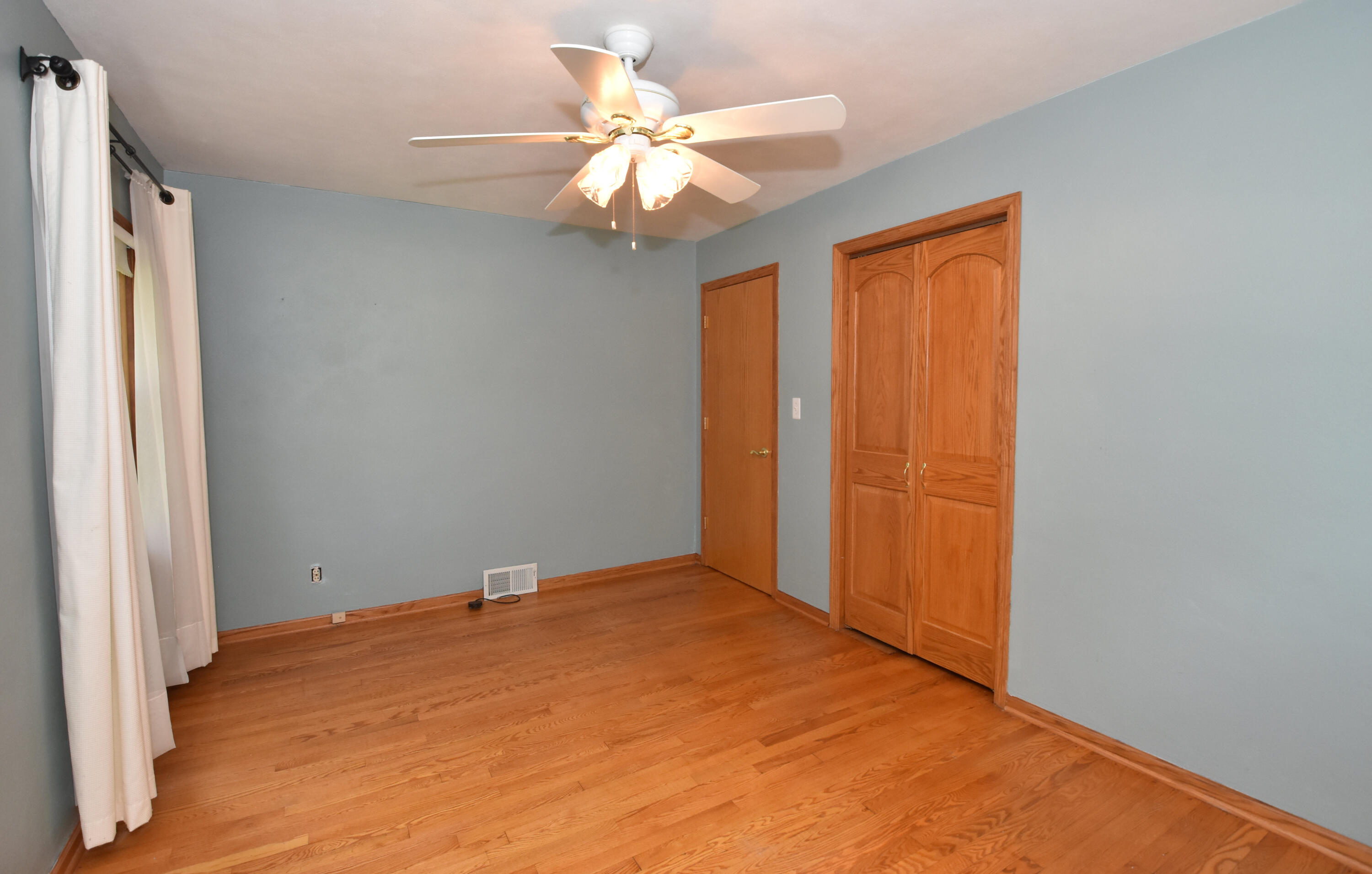 2205 Dwight Street Racine, WI 53403 - Photo 21 of 46 Primary Bedroom