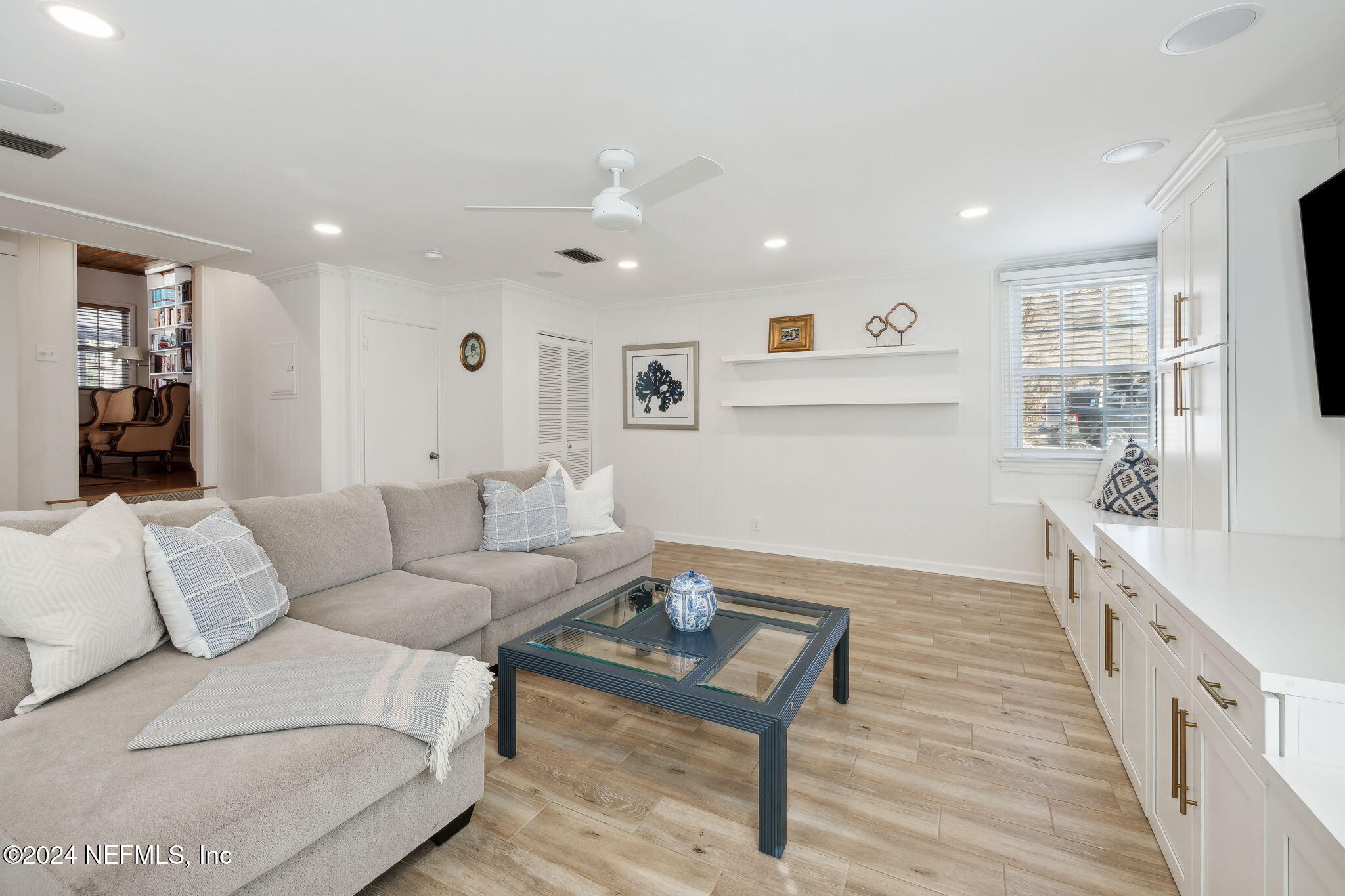 4154 Churchwell Road Jacksonville, FL 32210 - Photo 10 of 48 Murphy bed