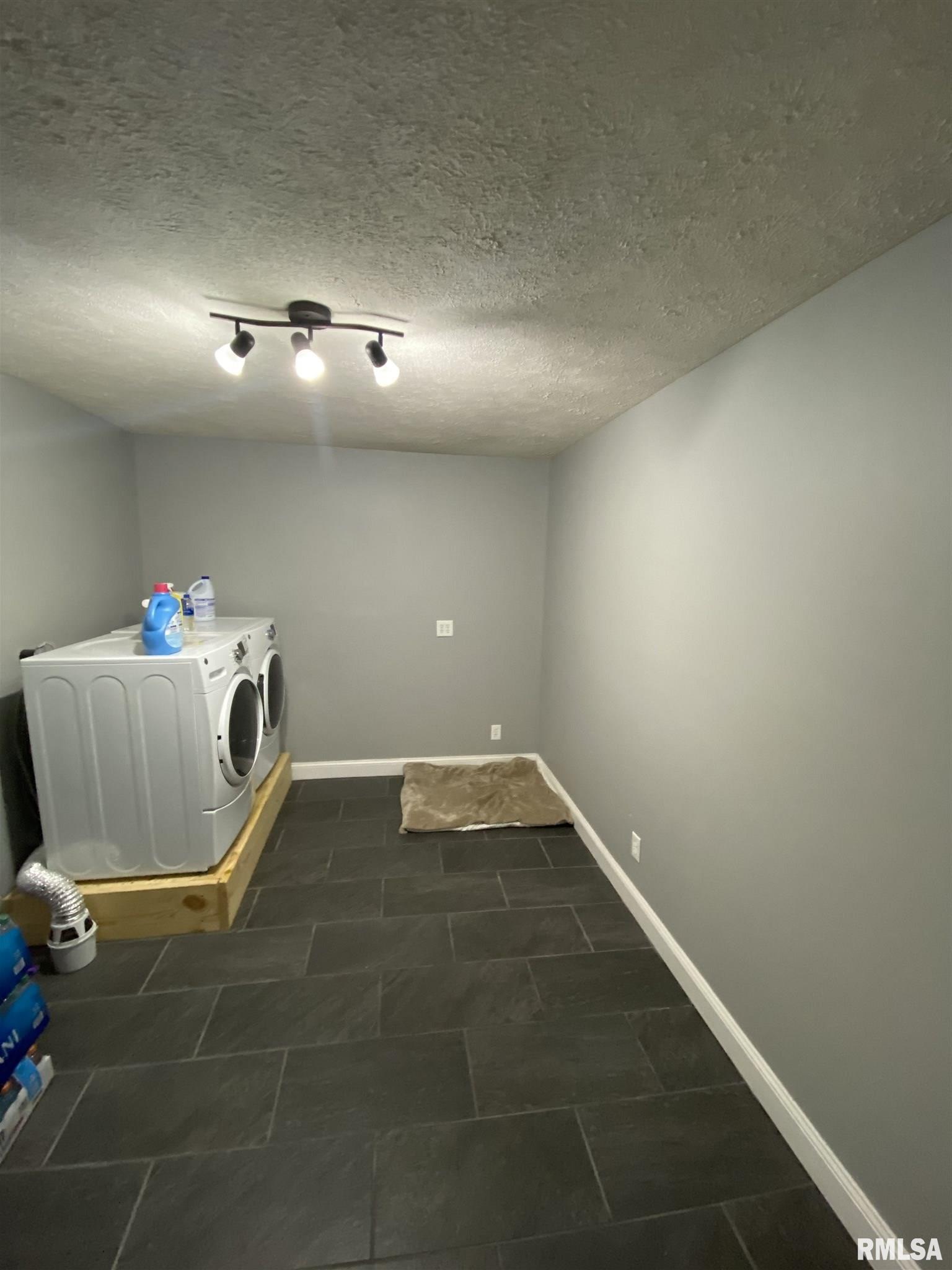 68 Axline Road Chatham, IL 62629 - Photo 15 of 41 Gallery Image 15