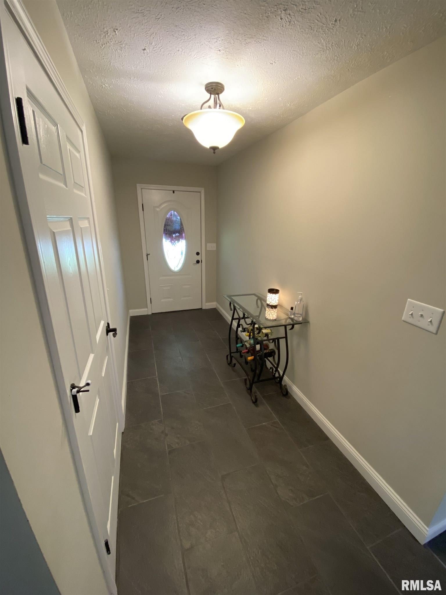 68 Axline Road Chatham, IL 62629 - Photo 3 of 41 Gallery Image 3
