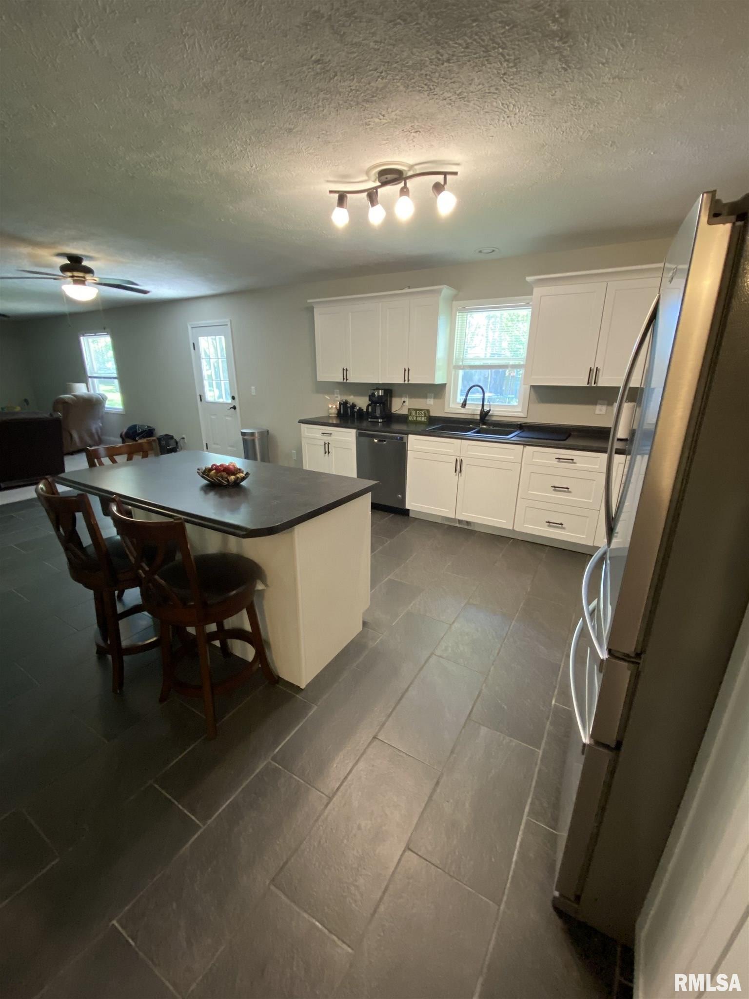 68 Axline Road Chatham, IL 62629 - Photo 10 of 41 Gallery Image 10