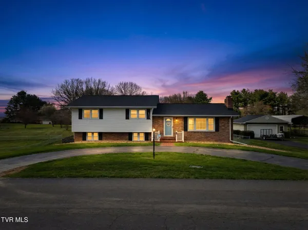 $424,500 | 19763 McCray Drive, Abingdon, VA 24211