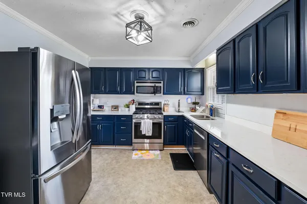 $424,500 | 19763 McCray Drive, Abingdon, VA 24211