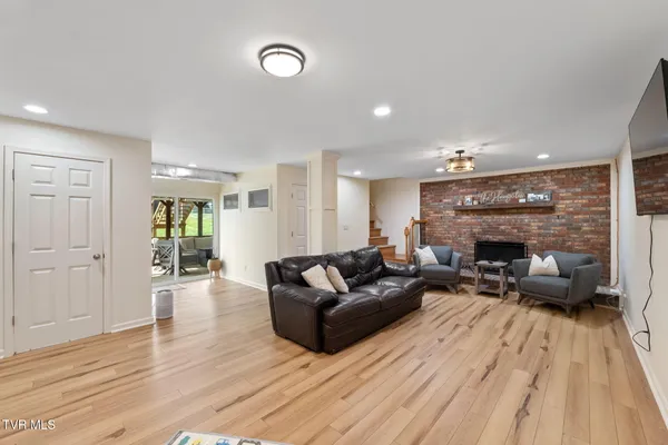 $424,500 | 19763 McCray Drive, Abingdon, VA 24211