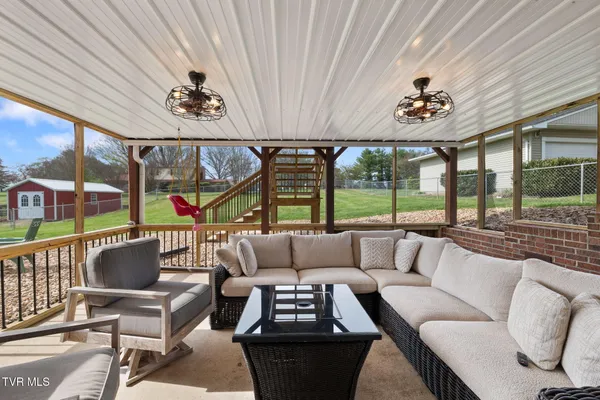 $424,500 | 19763 McCray Drive, Abingdon, VA 24211