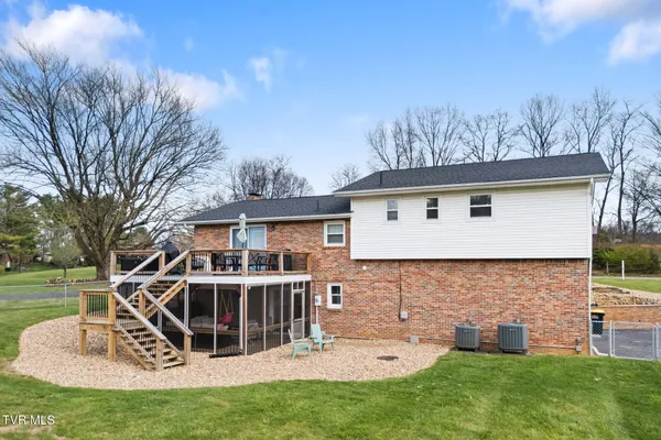 $424,500 | 19763 McCray Drive, Abingdon, VA 24211