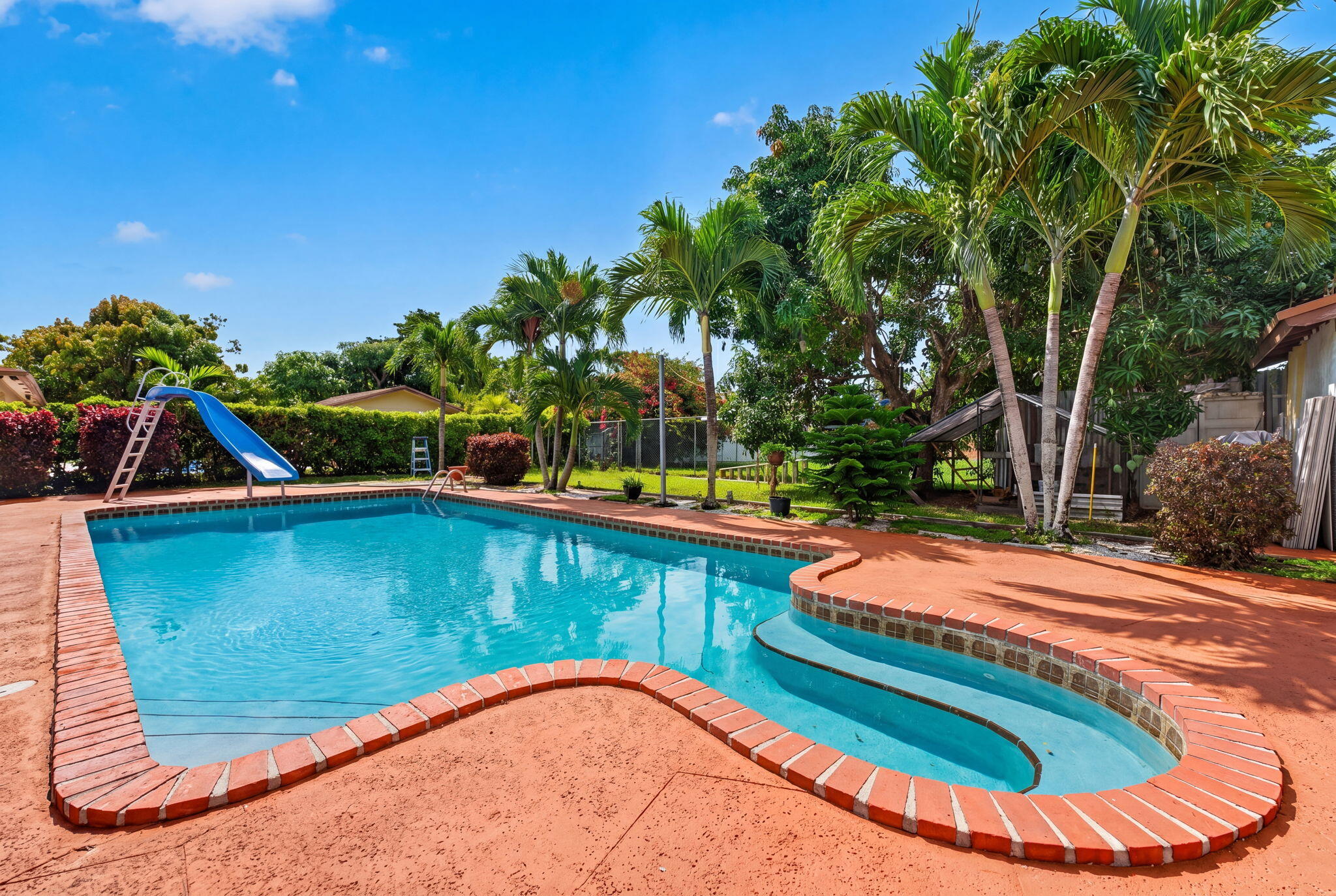 10040 Southwest 32nd Street Miami, FL 33165 - Photo 20 of 28 5-web-or-mls-Exterior_DSC04578_hf4k