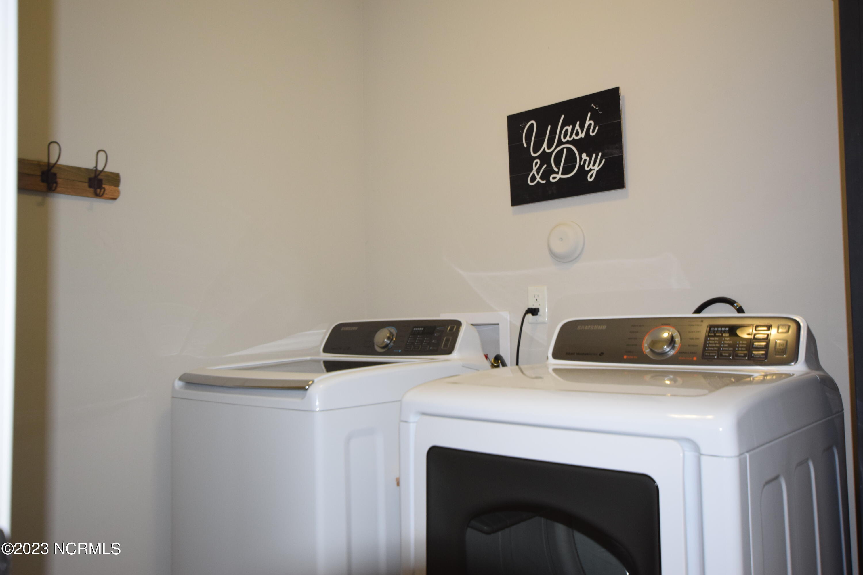 398 Kerr Lake Road Aberdeen, NC 28315 - Photo 18 of 37 Laundry Room