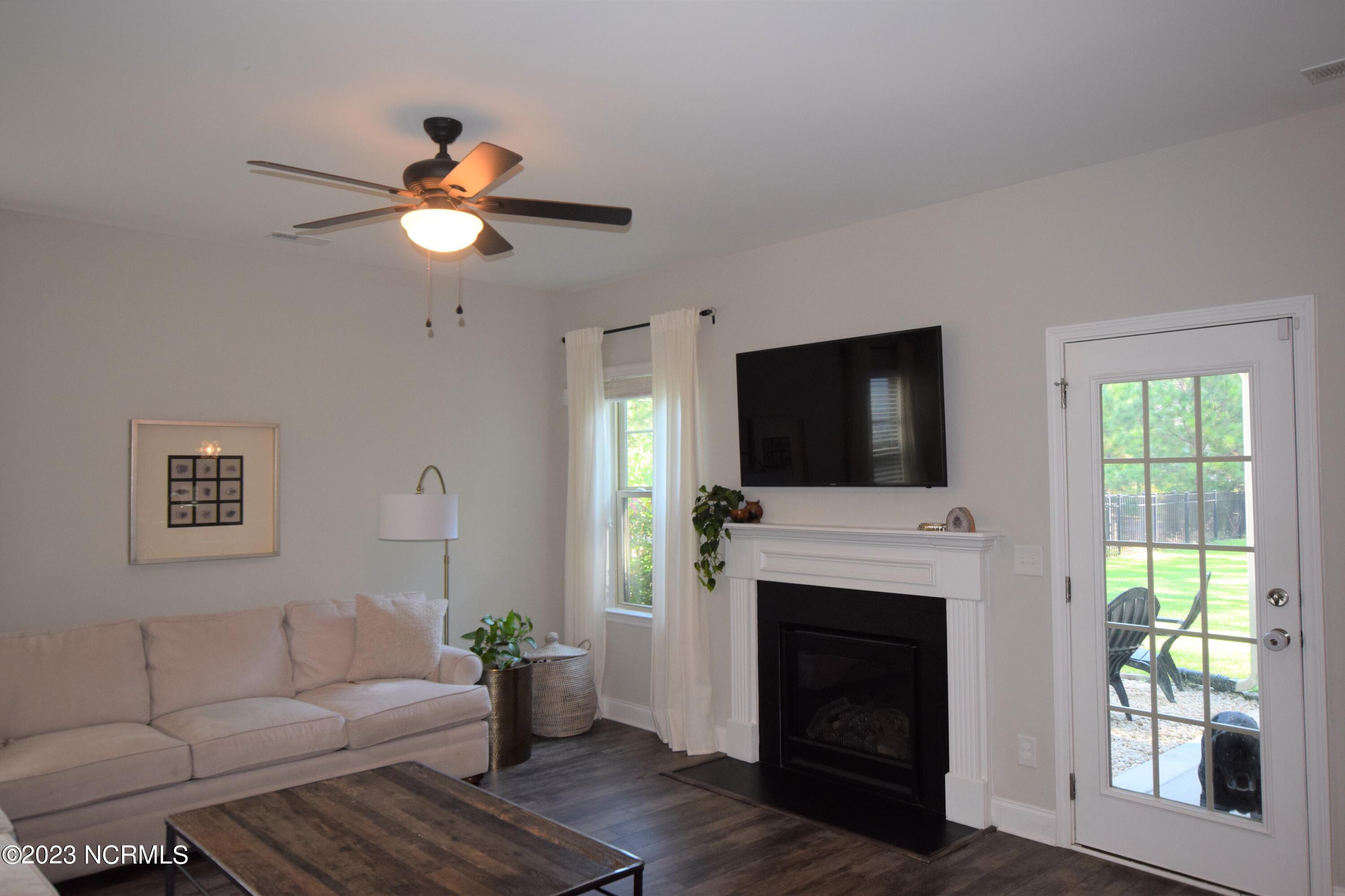 398 Kerr Lake Road Aberdeen, NC 28315 - Photo 4 of 37 Living Room Gas fireplace