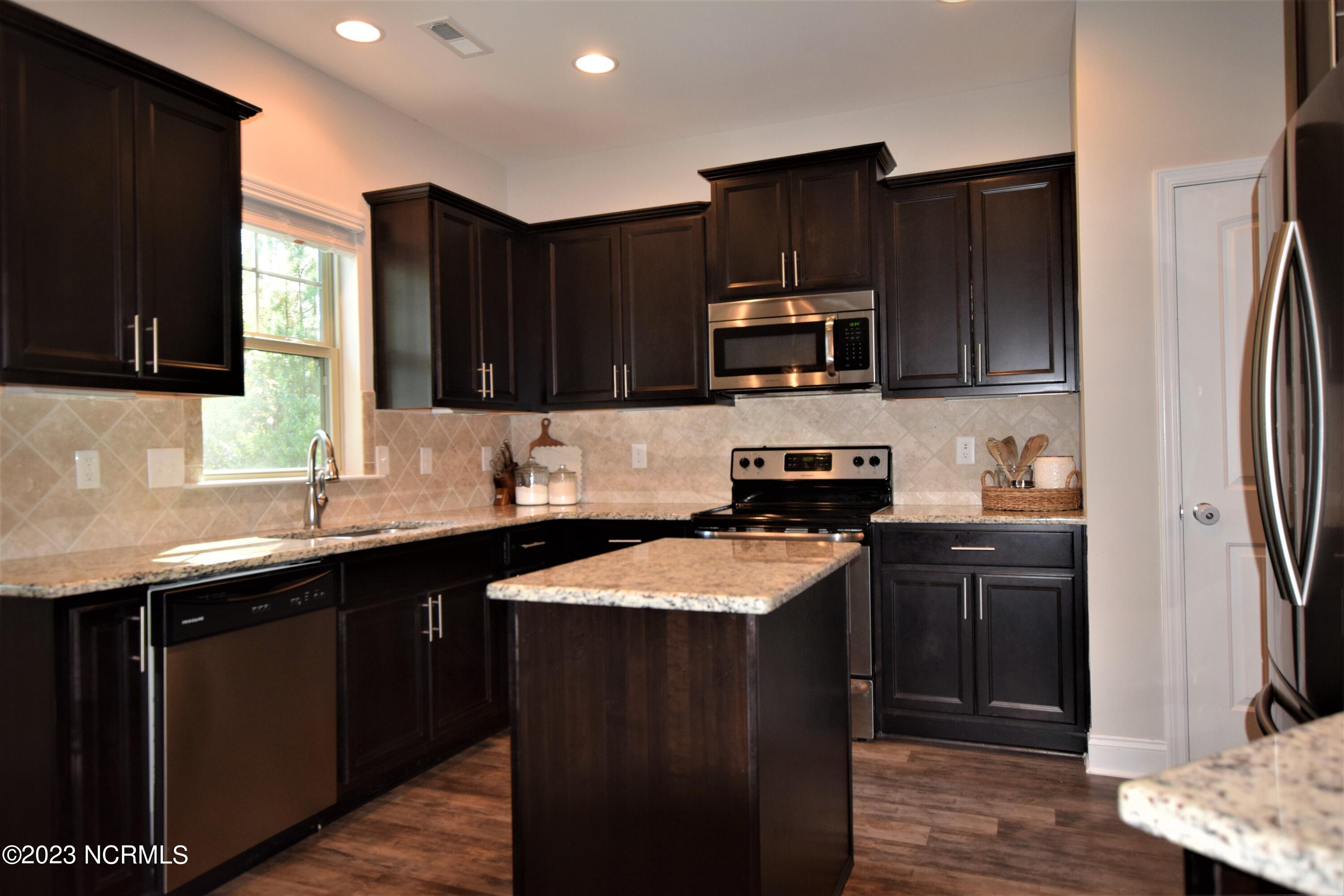 398 Kerr Lake Road Aberdeen, NC 28315 - Photo 6 of 37 Kitchen