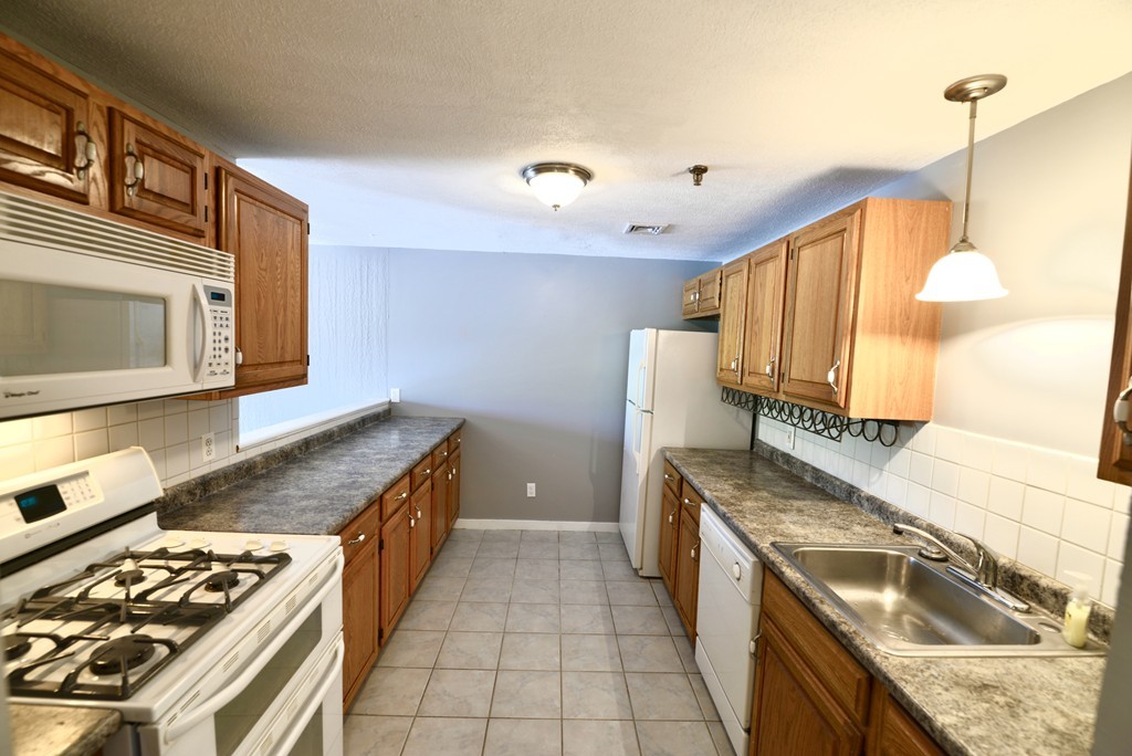 132 West Meadow Road, Unit 14 Haverhill, MA 01832 - Photo 2 of 21 Gallery Image 2
