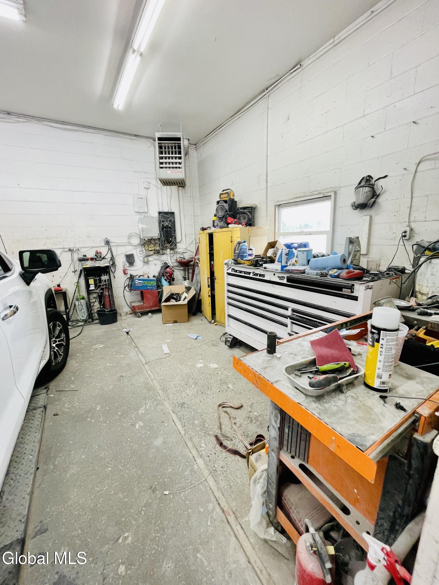 1471 Broadway Schenectady, NY 12306 - Photo 11 of 20 IMG_5876