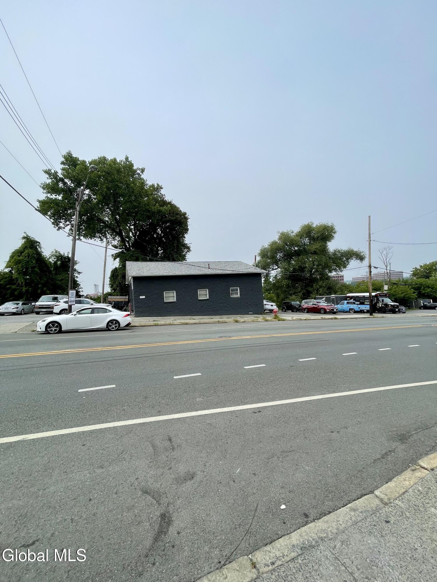 1471 Broadway Schenectady, NY 12306 - Photo 15 of 20 IMG_5871