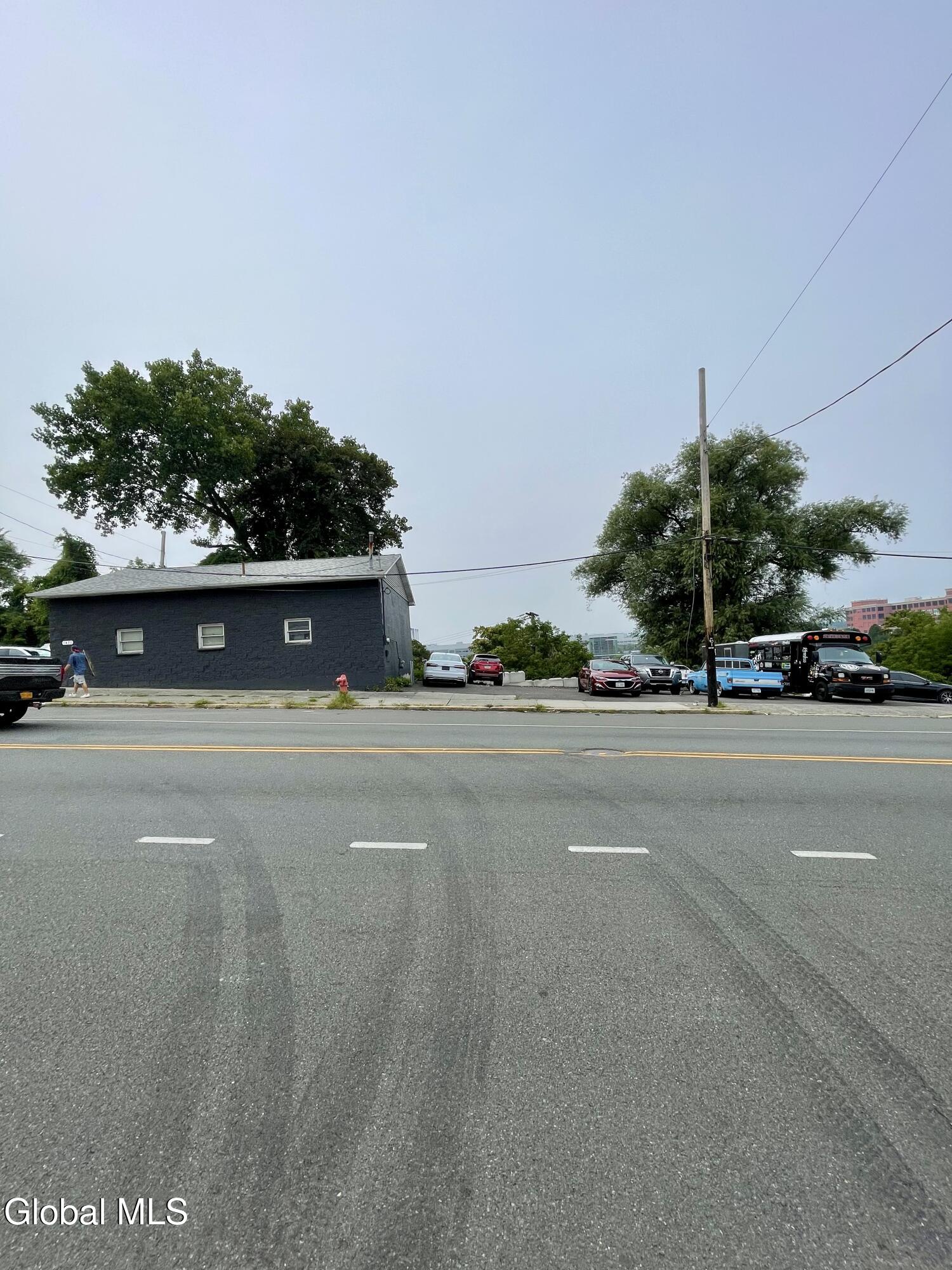 1471 Broadway Schenectady, NY 12306 - Photo 17 of 20 IMG_5868