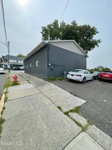 $2,850 | 1471 Broadway, Schenectady, NY 12306