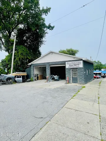 $2,850 | 1471 Broadway, Schenectady, NY 12306