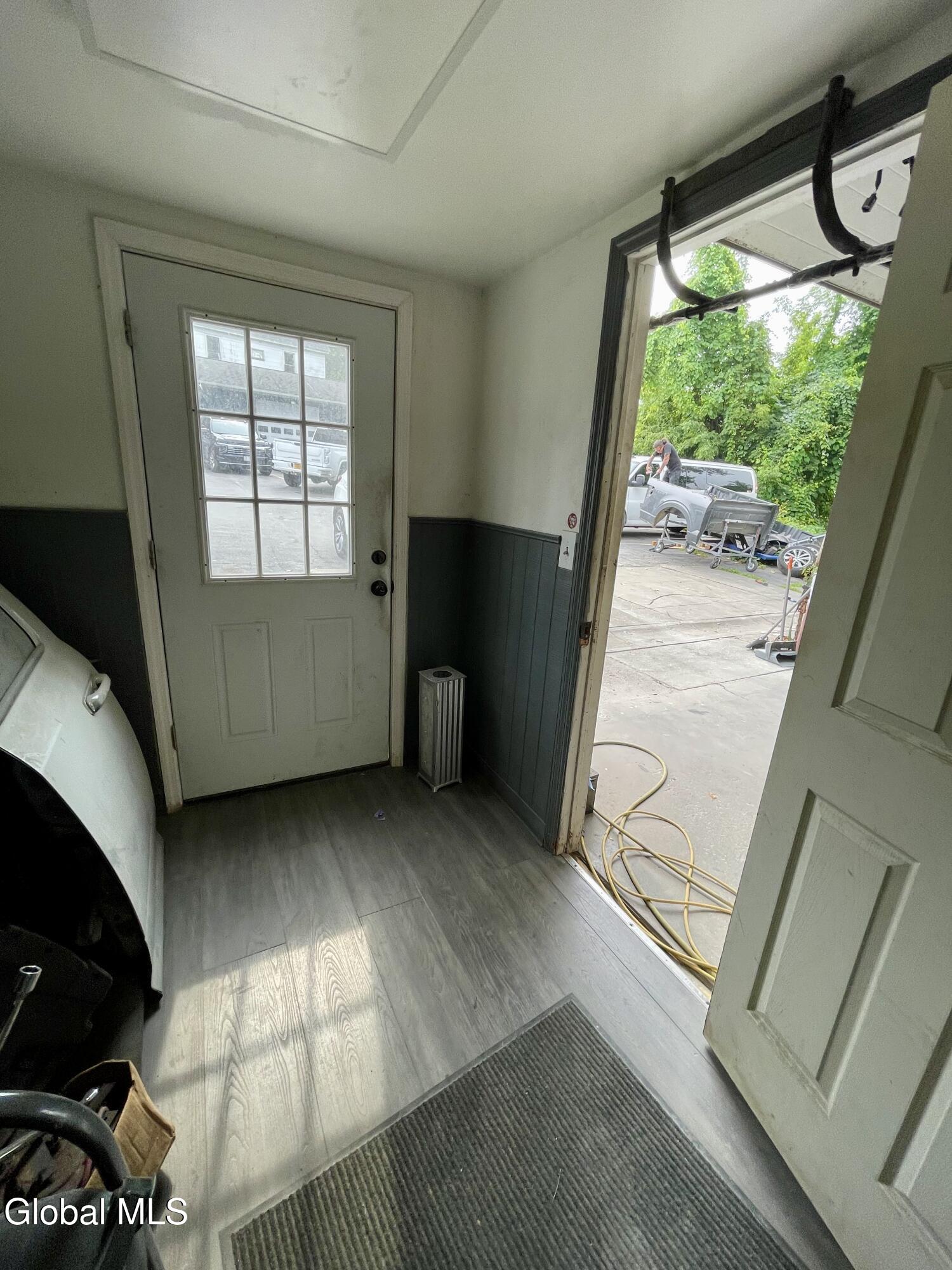 1471 Broadway Schenectady, NY 12306 - Photo 5 of 20 IMG_5883