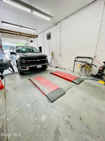 $2,850 | 1471 Broadway, Schenectady, NY 12306