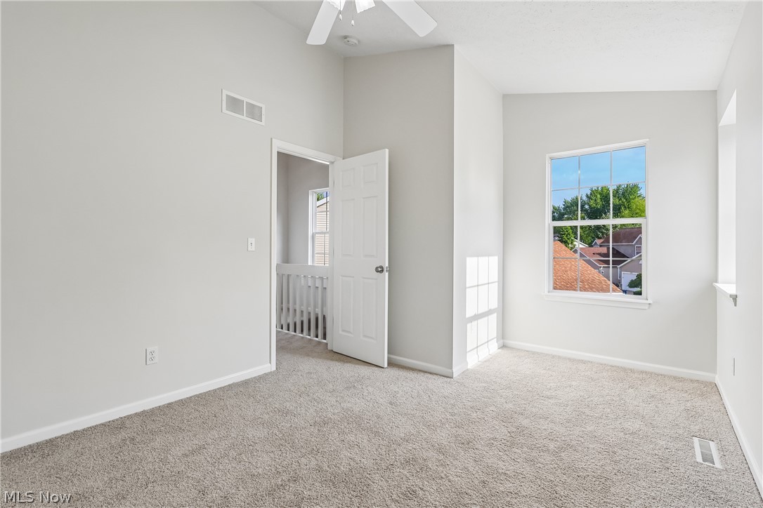 1352 Meadow Run Akron, OH 44321 - Photo 10 of 24