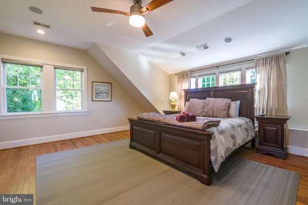 $7,000 | 236 North Cleveland Street, Arlington, VA 22201