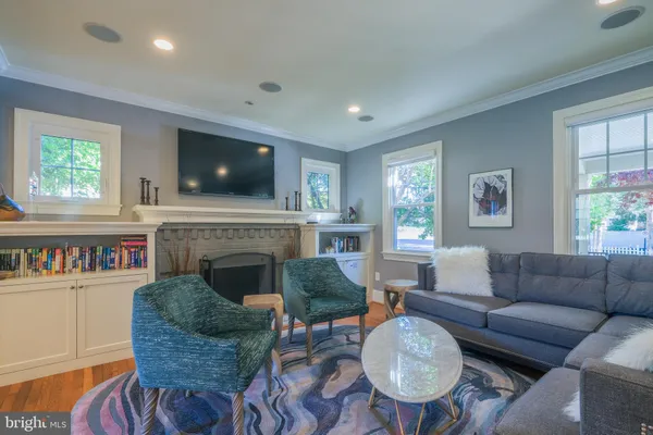 $7,000 | 236 North Cleveland Street, Arlington, VA 22201