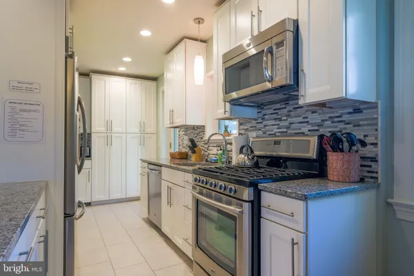 $7,000 | 236 North Cleveland Street, Arlington, VA 22201