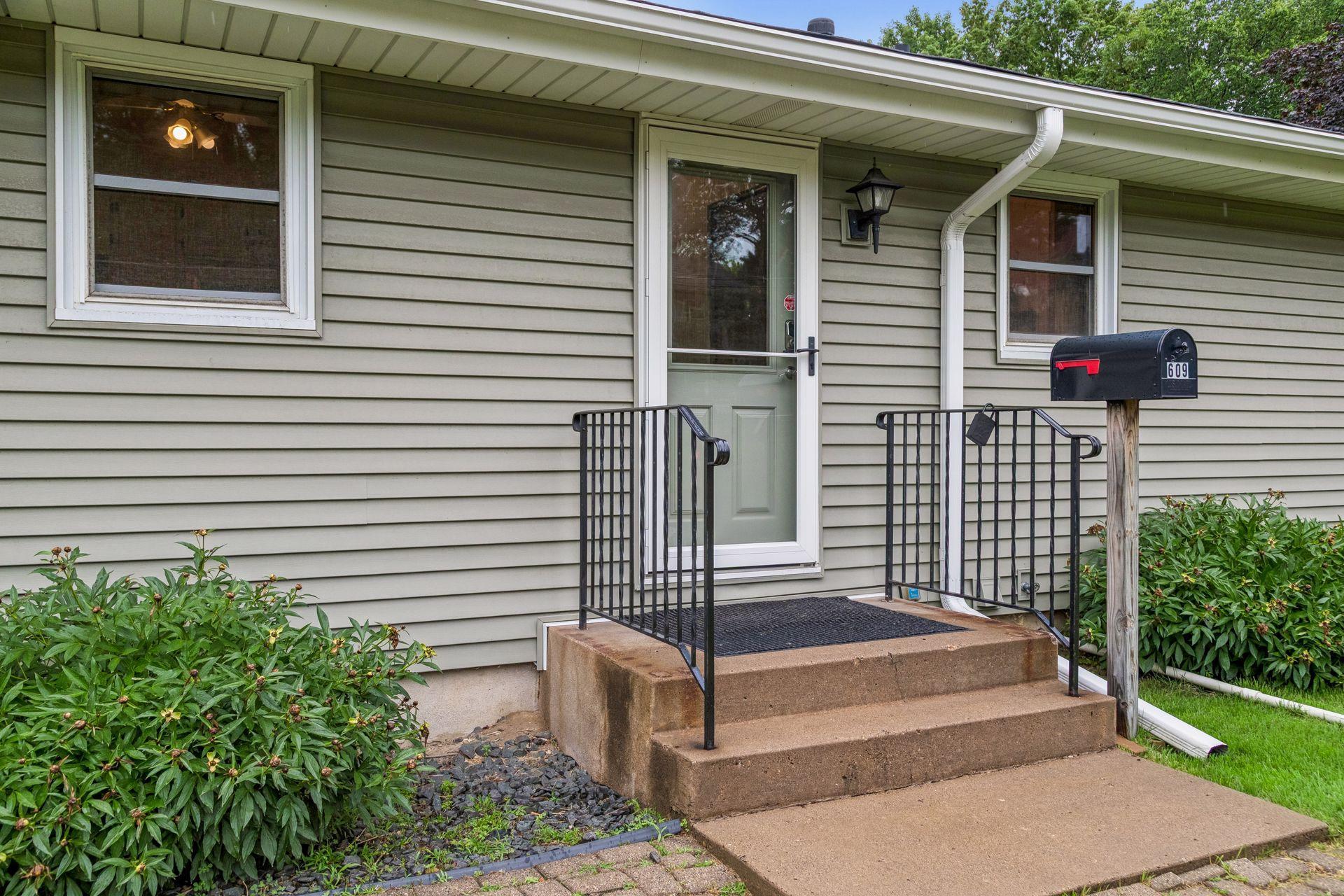 609 Mill Street Excelsior, MN 55331 - Photo 3 of 37