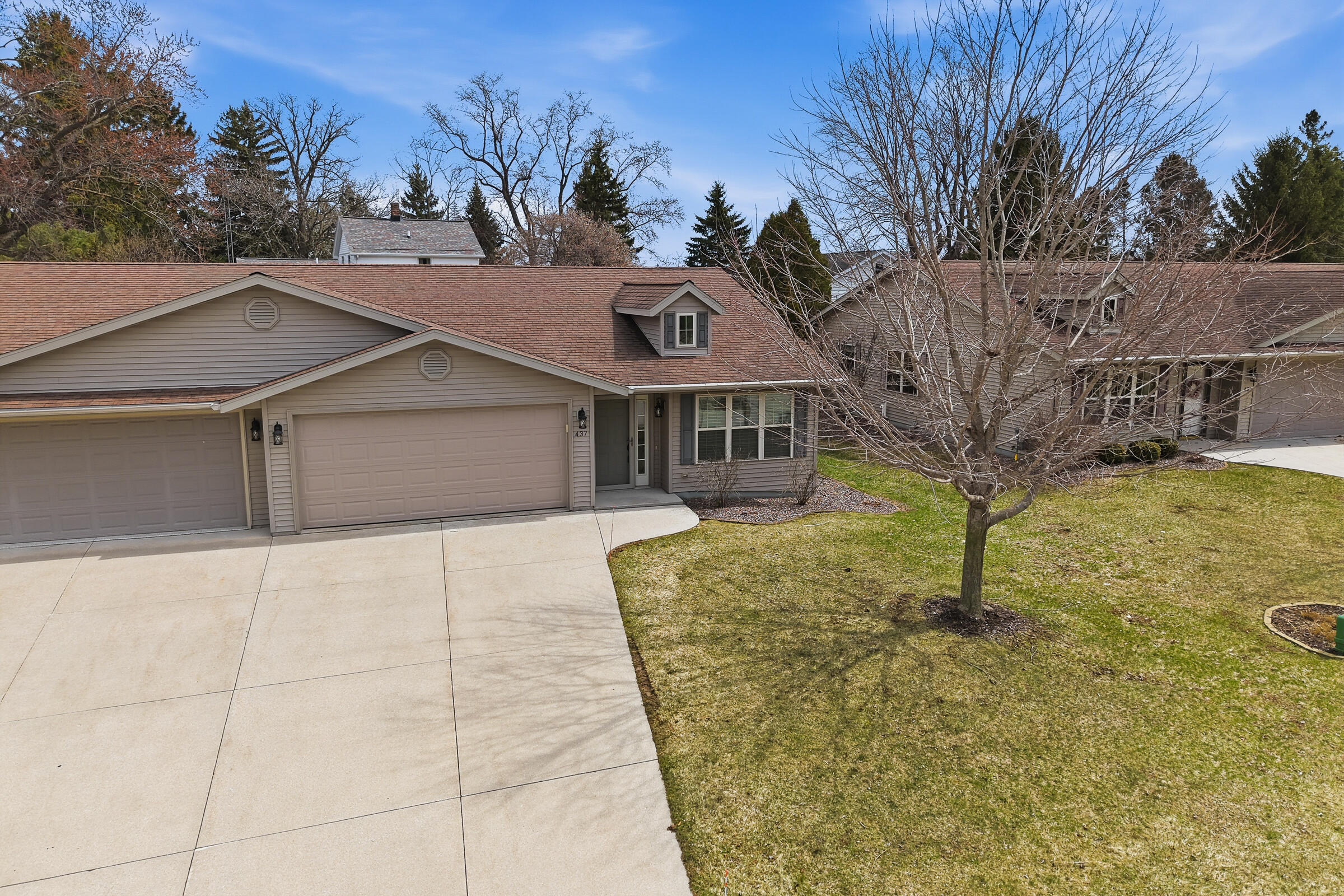 437 Kennedy Court Howards Grove, WI 53083 - Photo 1 of 28 437 Kennedy Court