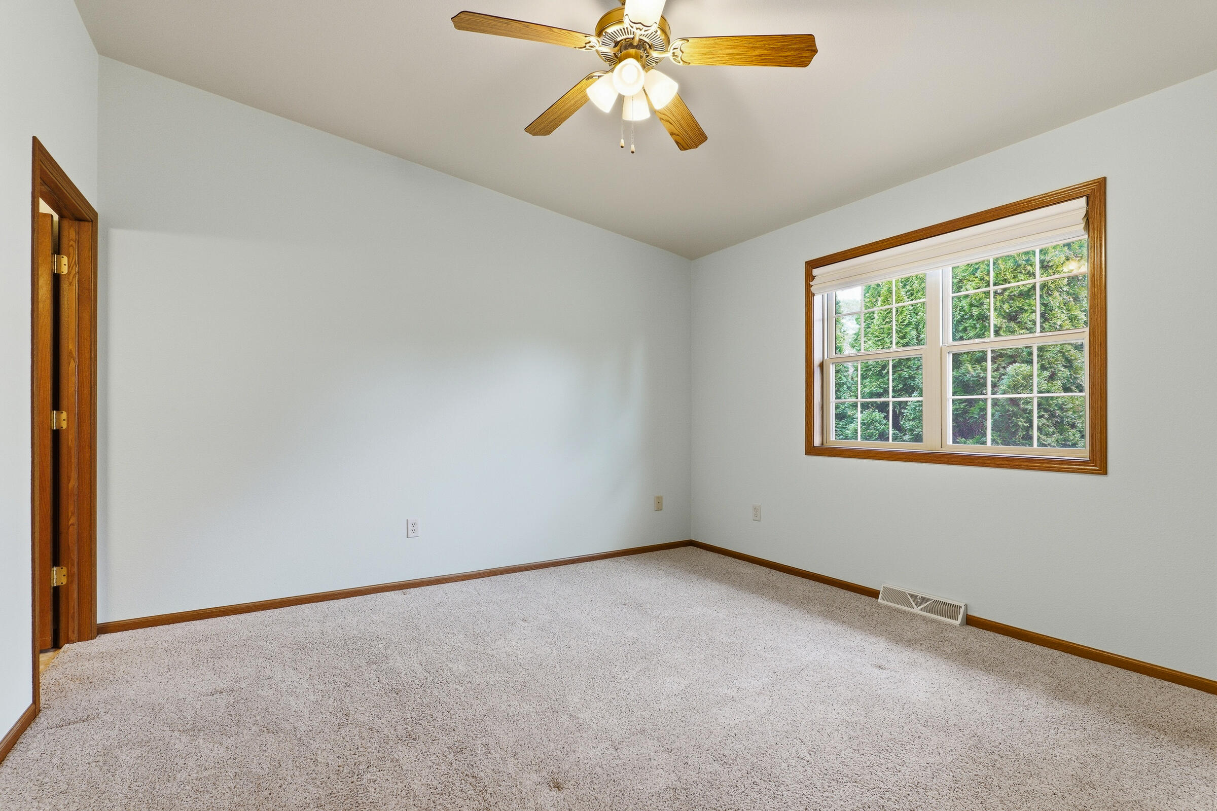 437 Kennedy Court Howards Grove, WI 53083 - Photo 12 of 28 Primary Bedroom