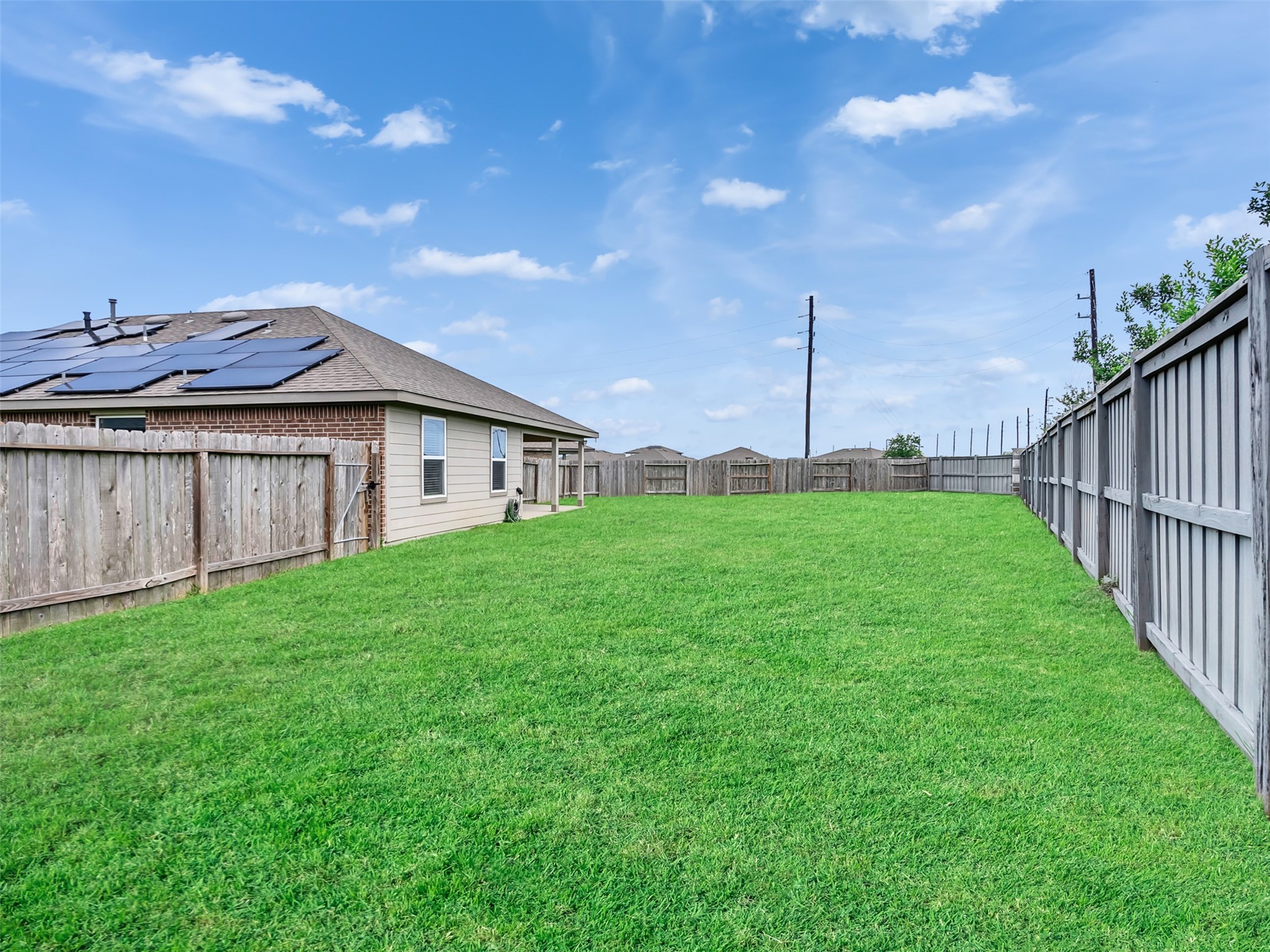 8003 Alcott Forest Lane Rosharon, TX 77583 - Photo 35 of 41 a view of a house with backyard and garden
